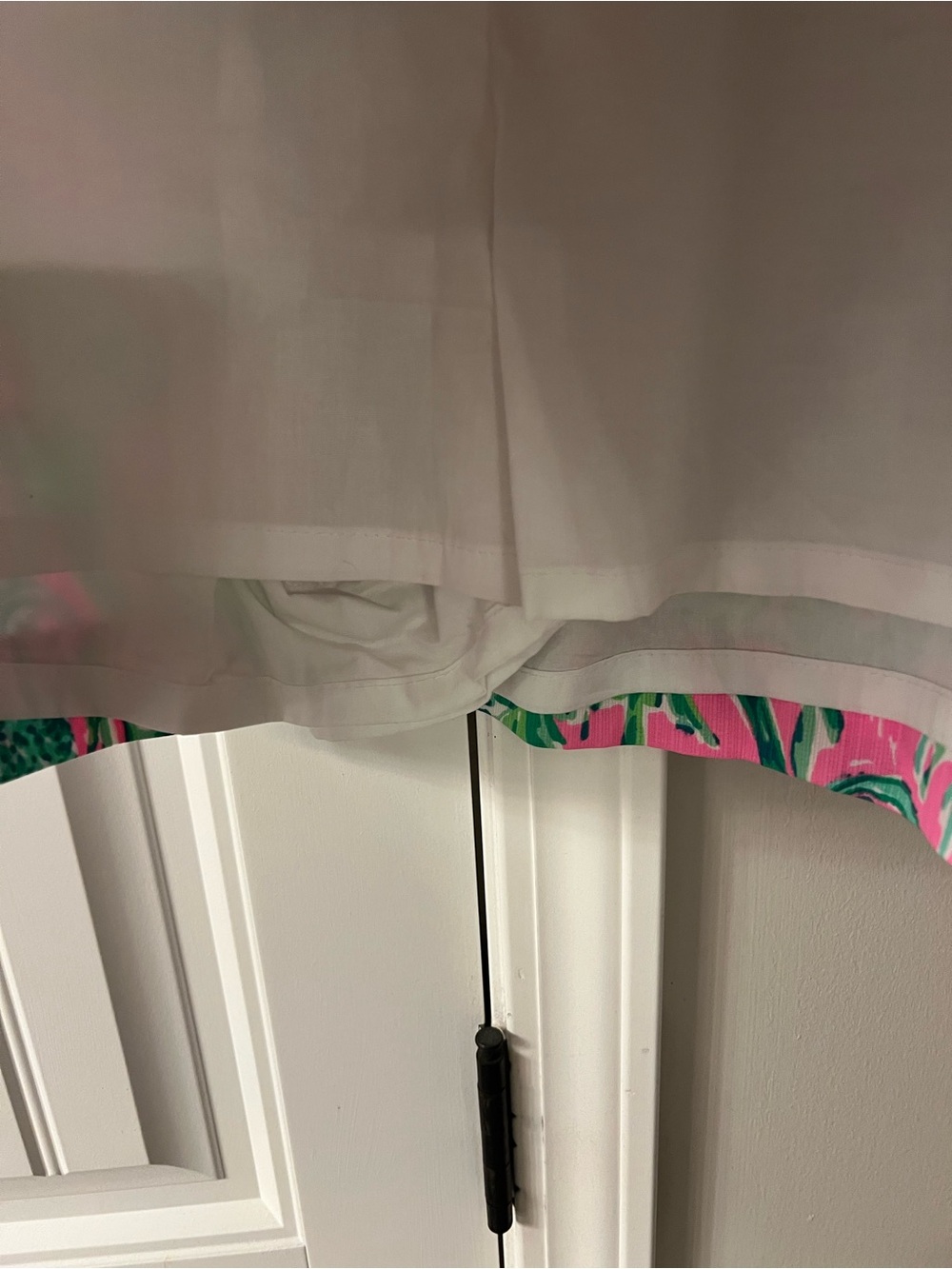 Lilly Pulitzer Hot Pink Mini Skirt with Green Palm Print and White Eyelet Trim - Picture 3 of 5